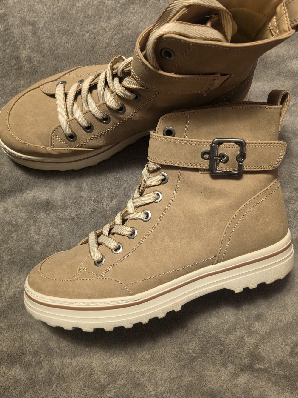 Cliffs 9M Gordon Tan Lace-Up Buckle Ankle Sneakers